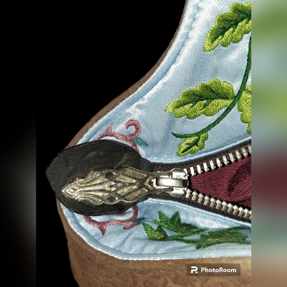 Golden Hands Brown Shoulder Bag/Purse - Picture 10 of 13